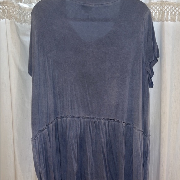 Flowy Blue T-shirt - Picture 2 of 2